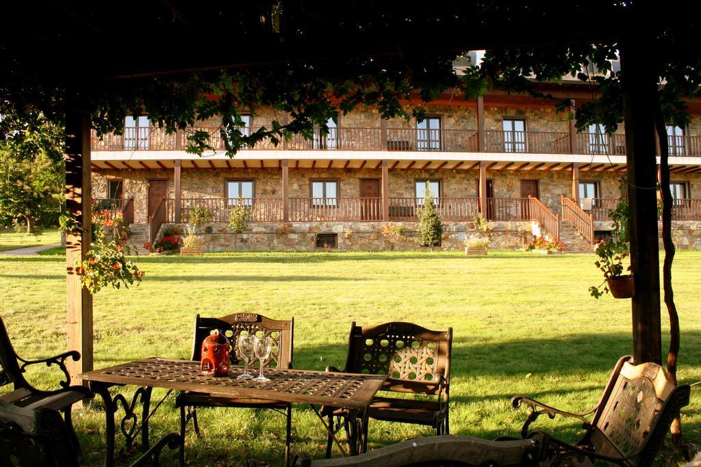 Alojamiento En Entorno Rural Los Trobos Villar de Otero Екстериор снимка