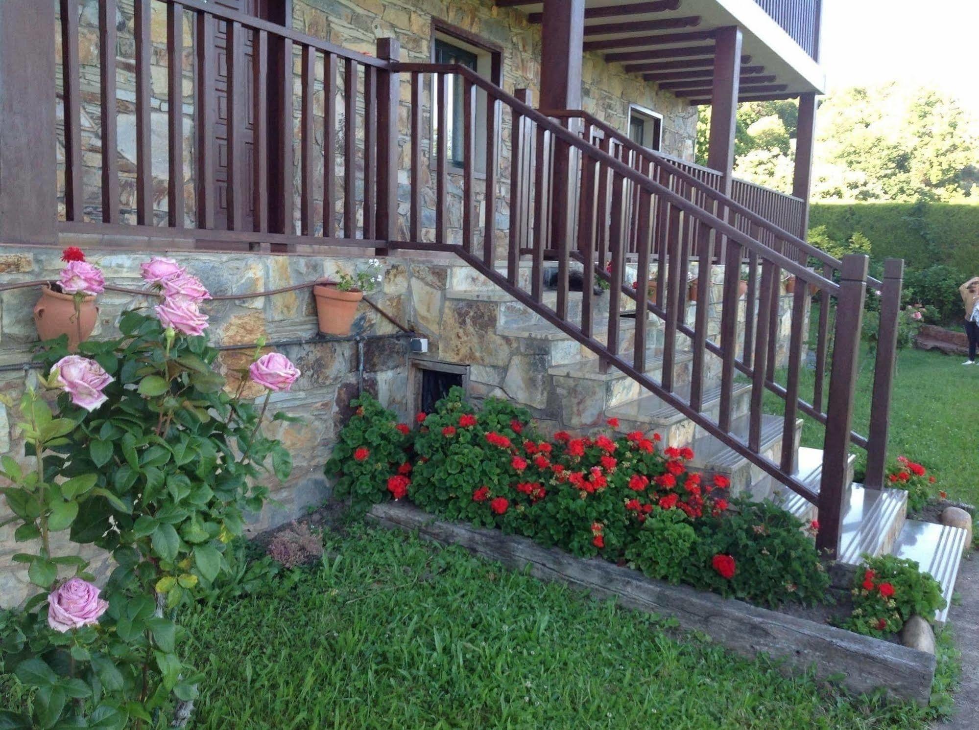 Alojamiento En Entorno Rural Los Trobos Villar de Otero Екстериор снимка